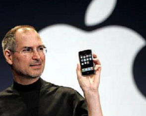 Steve Jobs Demonstrates iPhone